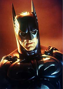Los superhéroes más sexies: Batman (por George Clooney) y Lara Croft