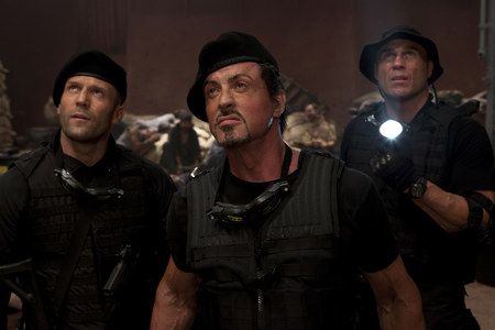 Stallone no dirigirá Los Mercenarios 2, ¿Quién lo hará?