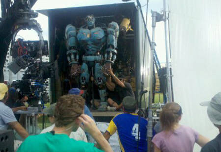 Se filtra foto de robot desconocido en el set de Transformers 3