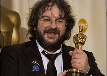 Peter Jackson reemplaza a Guillermo del Toro en la dirección de El Hobbit
